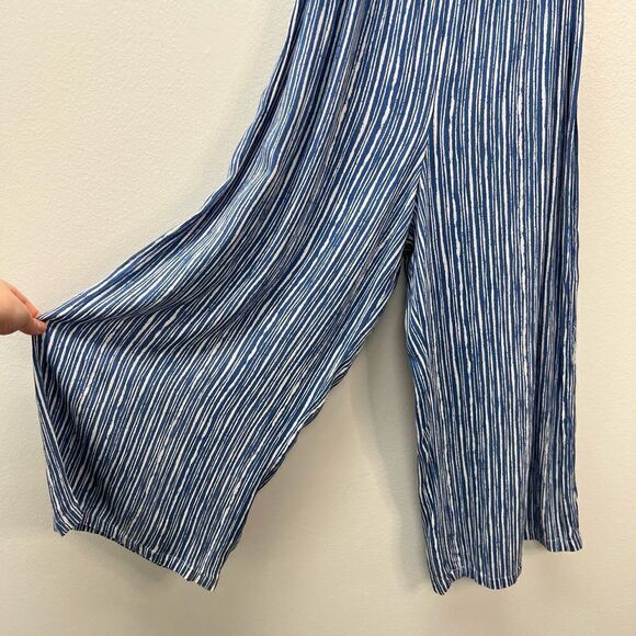 Mud Pie Rayon Striped Blue Jumpsuit Flutter Sleeves NWOT Size S - Picture 8 of 11